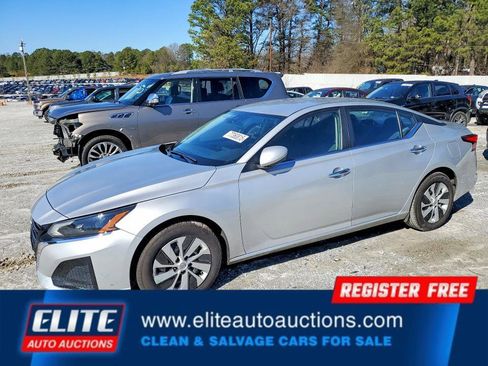 Used 2023 Nissan Altima 2.5 S image 2