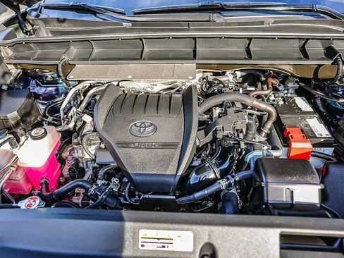 Certified 2023 Toyota Highlander LE image 17