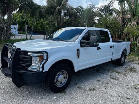 Used 2022 Ford F250 XL w/ Power Equipment Group RWD image 3