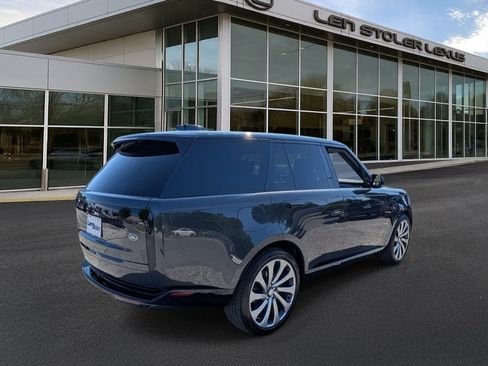 Used 2023 Land Rover Range Rover SE AWD/4WD image 3