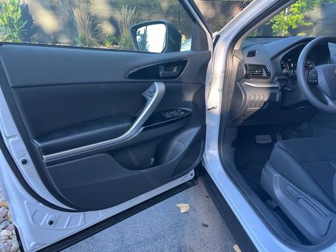 New 2024 Mitsubishi Eclipse Cross LE image 17