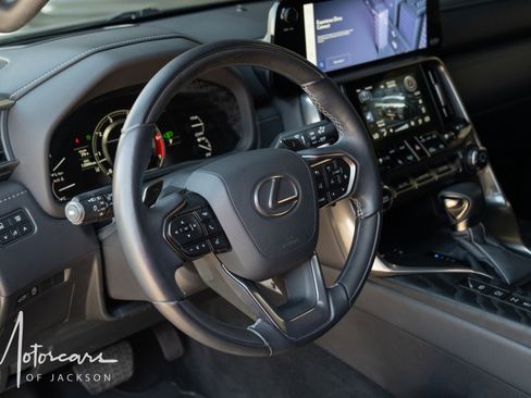 Used 2024 Lexus LX 600 4WD w/ Appearance Package image 36