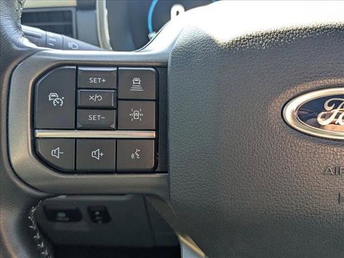 Used 2022 Ford F150 Lariat w/ Equipment Group 502A High image 11