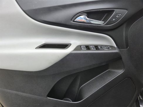 Used 2023 Chevrolet Equinox LS image 16