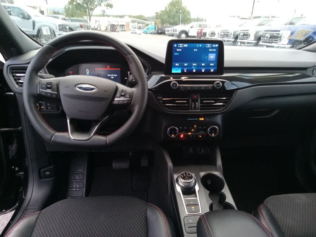 Used 2025 Ford Escape ST-Line Select AWD/4WD image 25