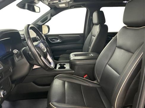 Used 2023 GMC Yukon XL SLT AWD/4WD image 12