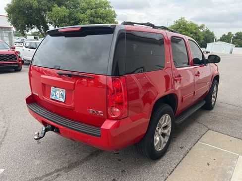 Used 2013 GMC Yukon SLT w/ Suspension Package, Autoride AWD/4WD image 3