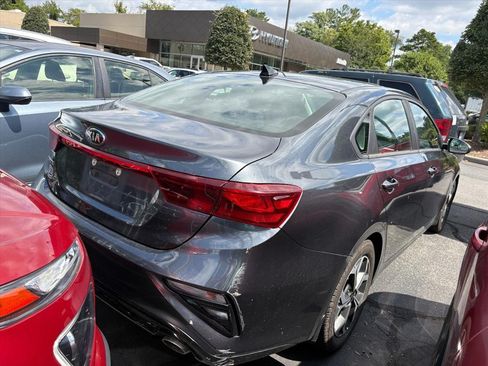 Used 2019 Kia Forte LXS FWD image 3