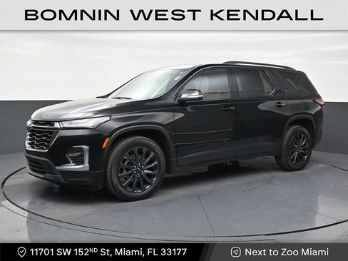 Used 2023 Chevrolet Traverse RS image 1