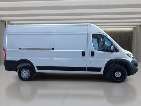 Used 2024 RAM ProMaster 2500 w/ Convenience Group image 7
