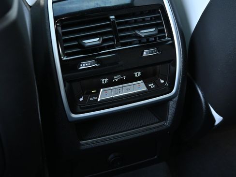 Used 2027 BMW X6 xDrive40i AWD/4WD image 30