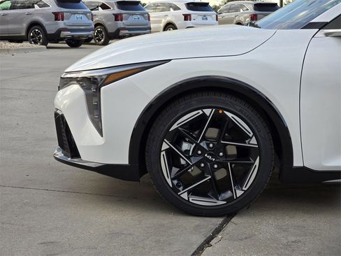 New 2025 Kia K4 GT-Line image 5