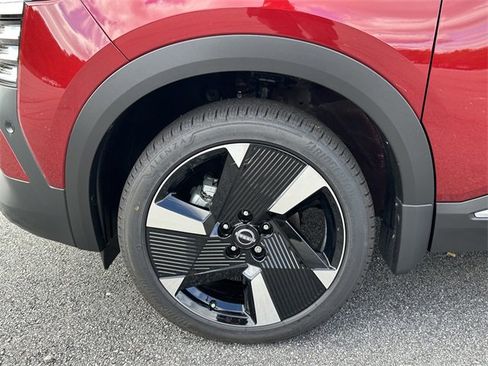 New 2025 Nissan Kicks SR image 11