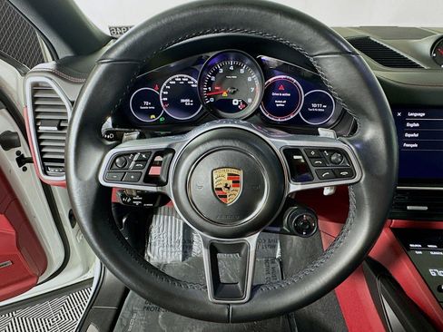 Used 2022 Porsche Cayenne S AWD/4WD image 19