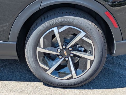 Used 2026 Chevrolet Equinox EV LT w/ LPO, All-Weather Mat Package image 9