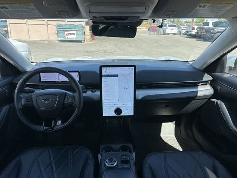 Used 2022 Ford Mustang Mach-E Select image 5