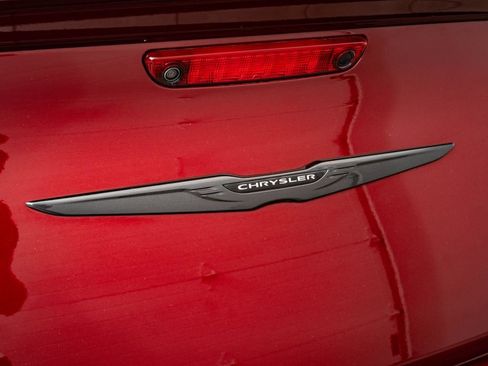 Used 2023 Chrysler 300 C RWD image 3