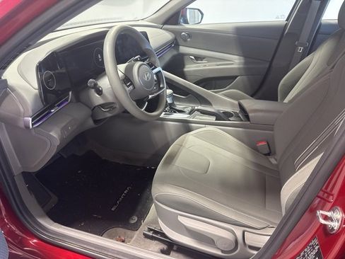 Used 2024 Hyundai Elantra SEL image 12