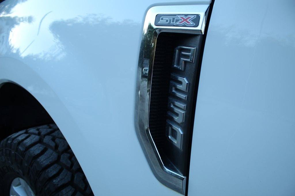 Used 2019 Ford F250 XL w/ STX Appearance Package AWD/4WD image 9