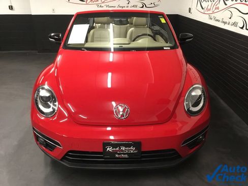 Used 2014 Volkswagen Beetle R-Line FWD image 4