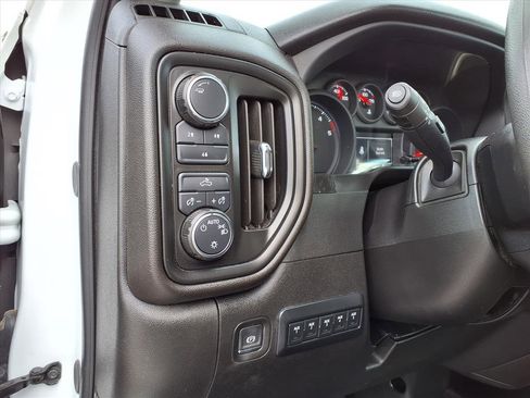 Used 2025 Chevrolet Silverado 2500 W/T image 24