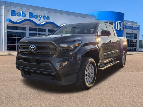 Used 2024 Toyota Tacoma SR AWD/4WD image 5