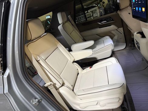 Used 2025 GMC Yukon Denali w/ Denali Reserve Package AWD/4WD image 20