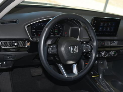 Used 2024 Honda Civic Touring image 9