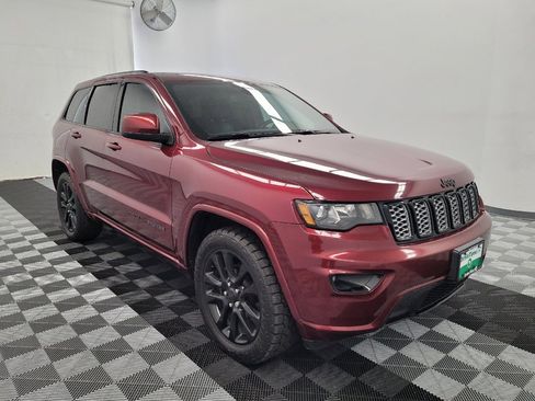 Used 2020 Jeep Grand Cherokee Altitude RWD image 13