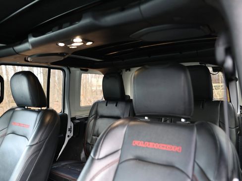 Used 2021 Jeep Wrangler Unlimited Rubicon w/ Xtreme Recon 35" Tire Package image 5