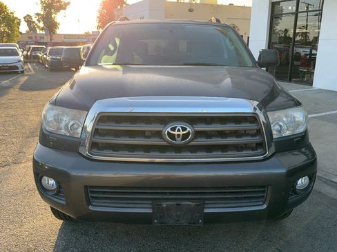 Used 2012 Toyota Sequoia SR5 RWD image 2