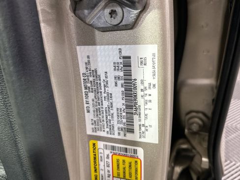 Used 2019 Ford Fusion SEL image 38