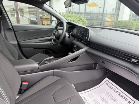 New 2026 Hyundai Elantra Sport FWD image 19