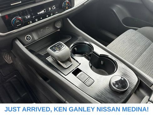 Certified 2023 Nissan Rogue SV AWD/4WD image 10