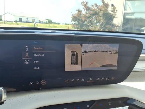 Used 2026 Buick Enclave Avenir w/ Super Cruise Package AWD/4WD image 18