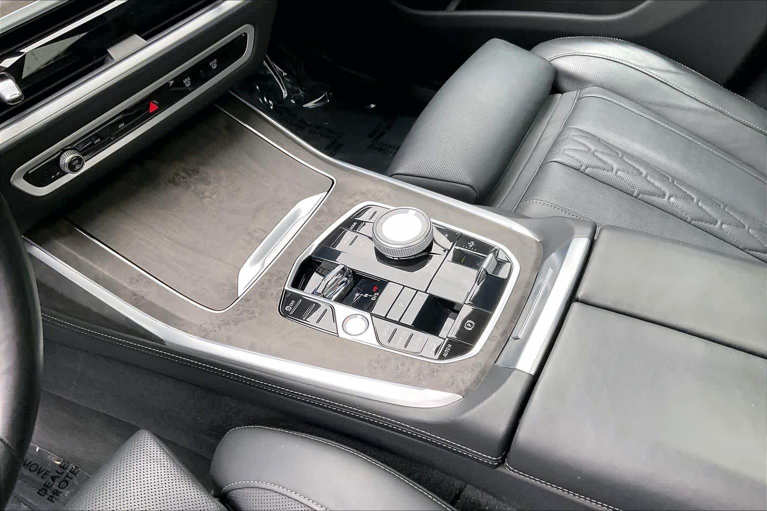Used 2024 BMW X7 M60i w/ Executive Package AWD/4WD image 16
