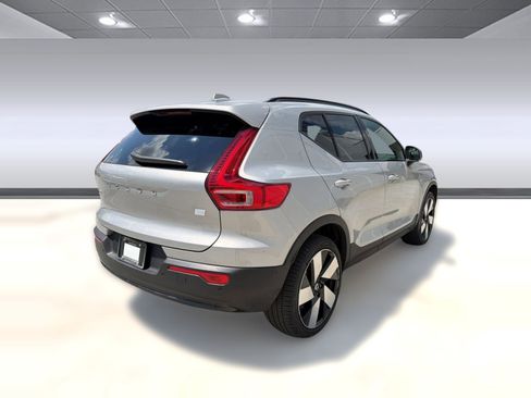 Used 2023 Volvo XC40 Recharge Ultimate AWD/4WD image 9