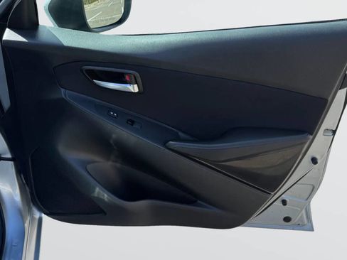 Used 2017 Toyota Yaris iA image 16