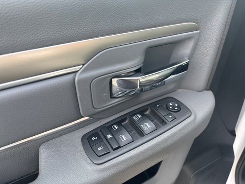 Used 2017 RAM 1500 Classic SLT image 10