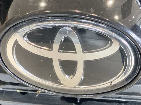 Used 2025 Toyota RAV4 XLE AWD/4WD image 10