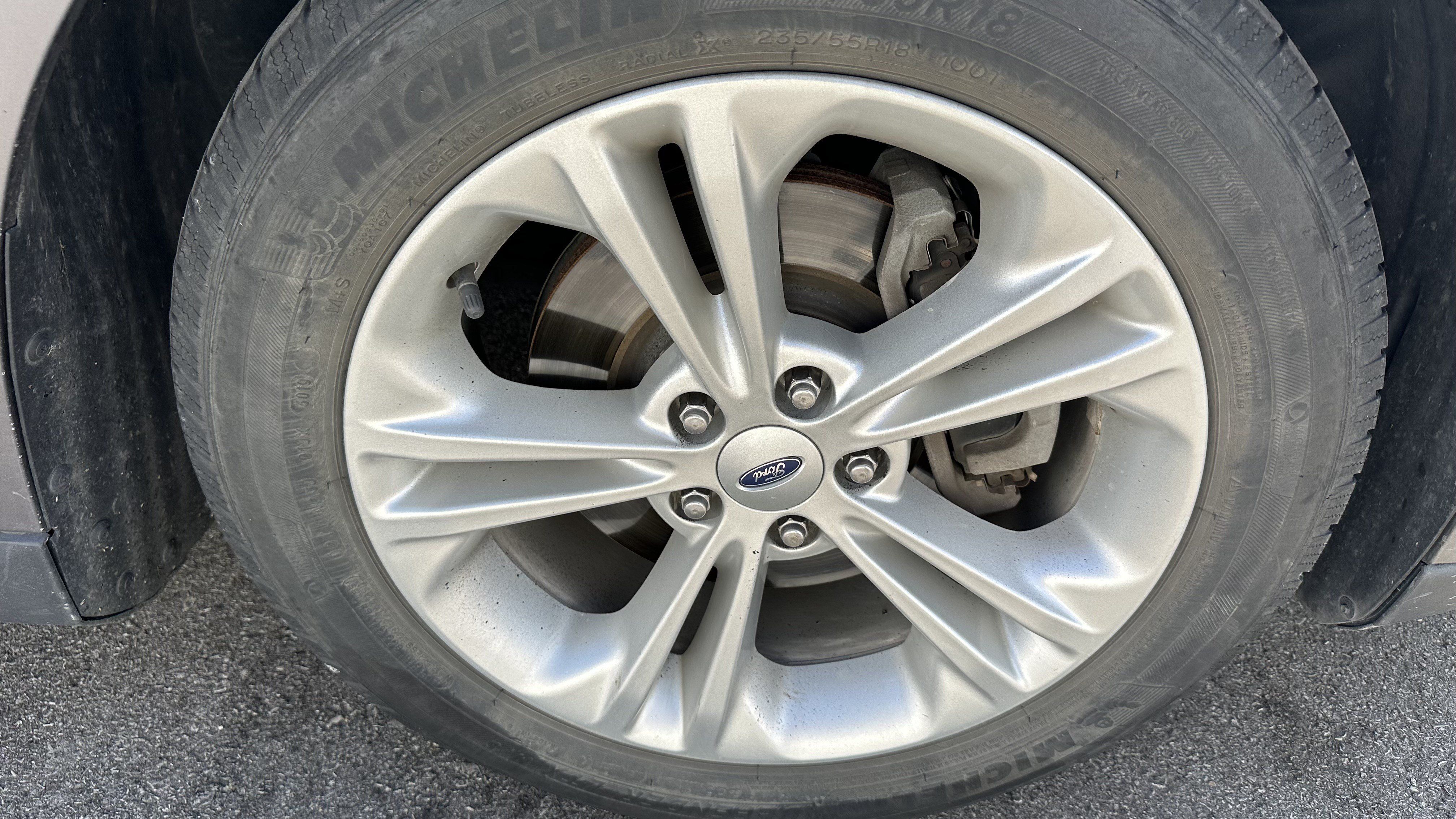 Used 2013 Ford Taurus SEL FWD image 15