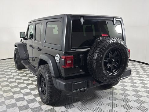 Used 2018 Jeep Wrangler Unlimited Sport S AWD/4WD image 7