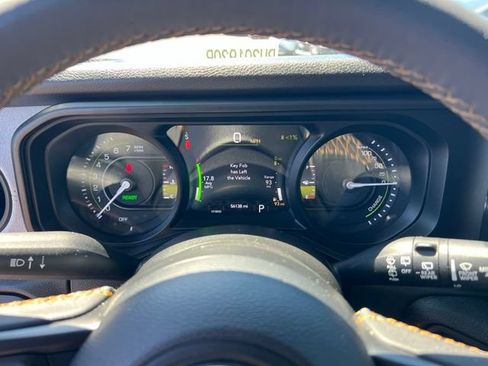 Used 2024 Jeep Wrangler Unlimited AWD/4WD image 16