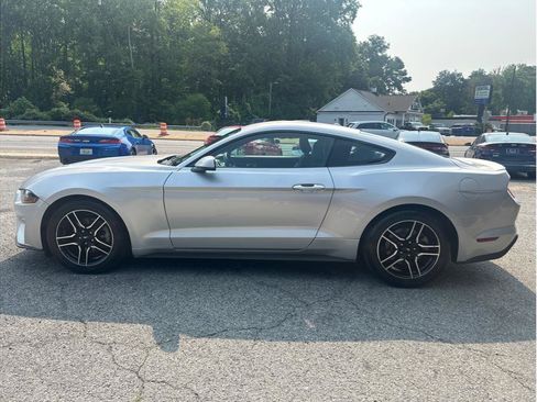 Used 2019 Ford Mustang Premium RWD image 4