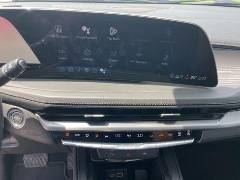 Certified 2025 Cadillac XT4 Premium Luxury FWD image 22