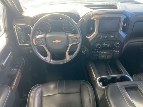 Used 2022 Chevrolet Silverado 1500 High Country w/ Technology Package image 6