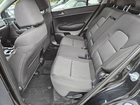 Used 2022 Kia Sportage LX image 14