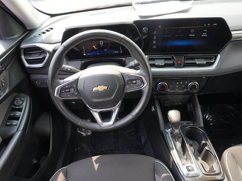 Used 2024 Chevrolet TrailBlazer LT w/ LT Cold Weather Package FWD image 21
