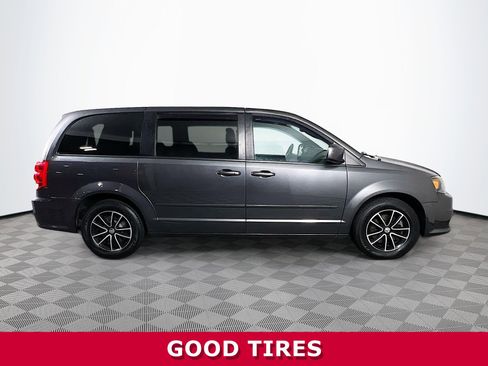 Used 2016 Dodge Grand Caravan SE image 29
