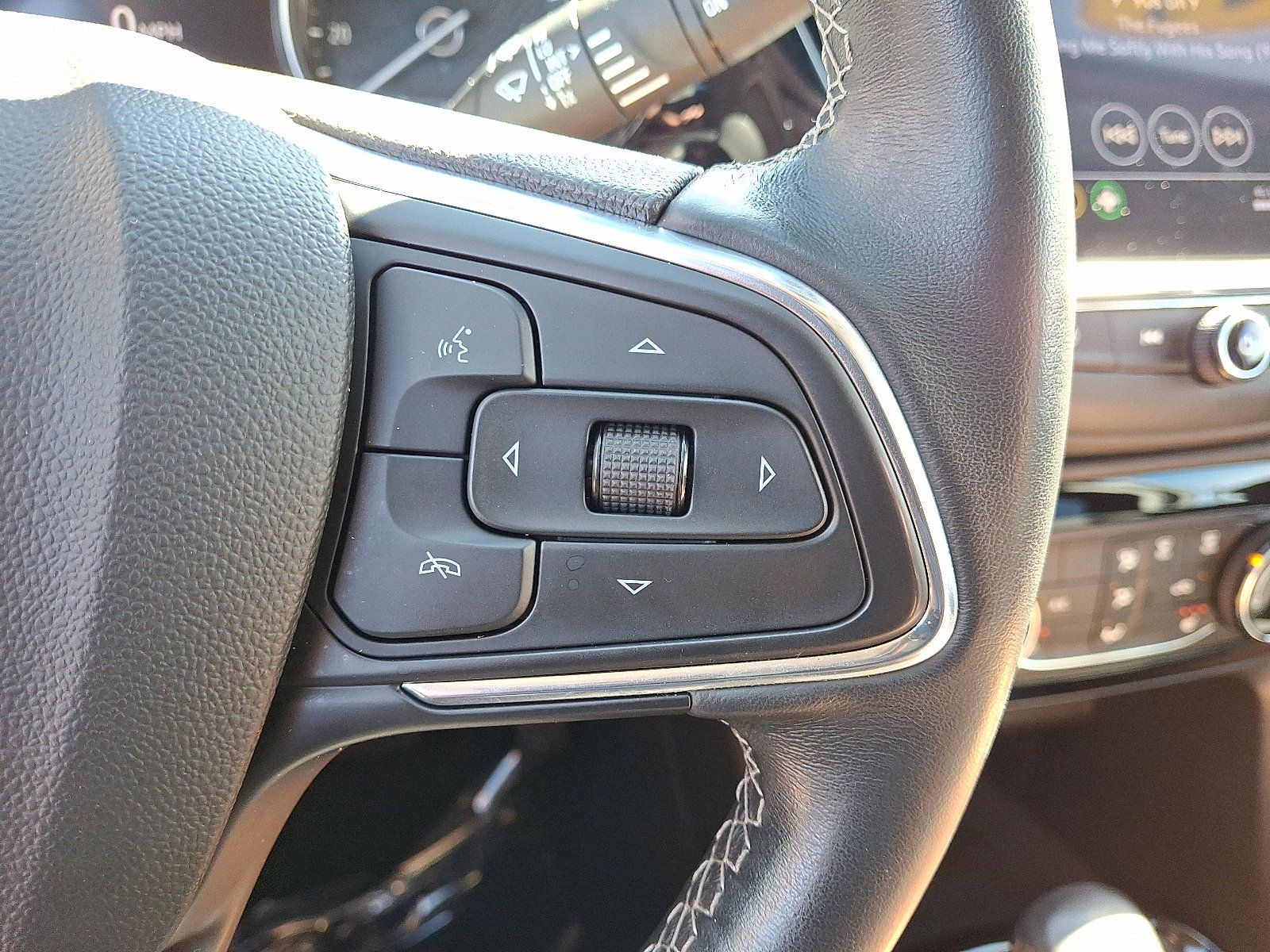 Used 2023 Buick Encore GX Preferred w/ Cold Weather Comfort Package AWD/4WD image 21